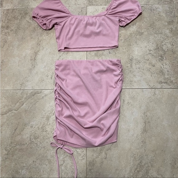 NWT Le Lis Collection pink ribbed crop top
and skirt coord set. Size small. - Picture 2 of 4